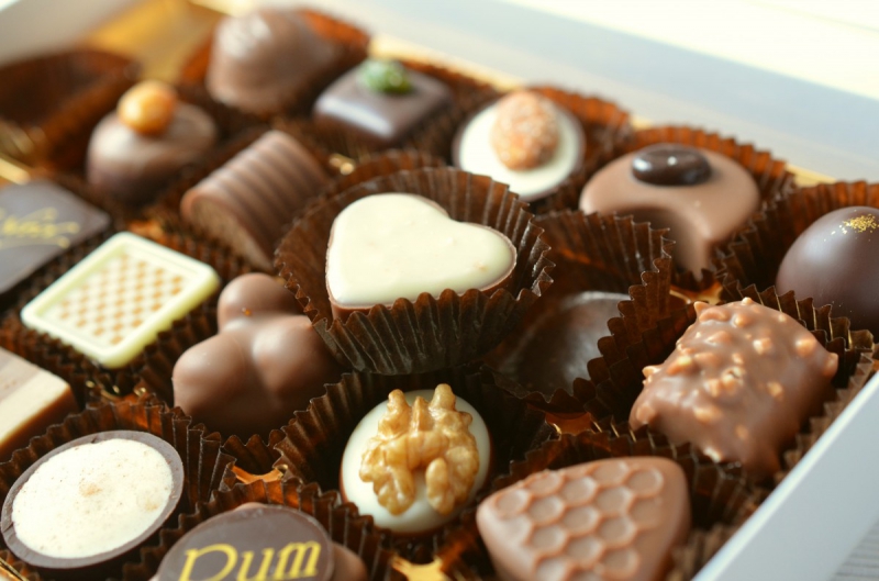 boulangerie-FALICON-min_chocolates_food_candy_calories_nibble_chocolate_heart-782043